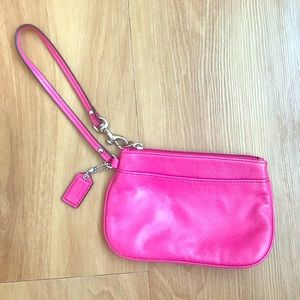 [Coach] Hot Pink Wristlet